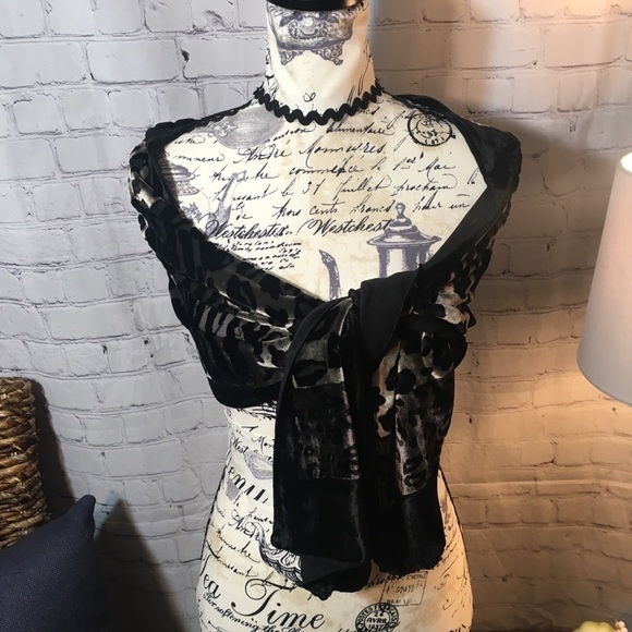 Lined sheer velvet scarf wrap - Picture 5 of 8